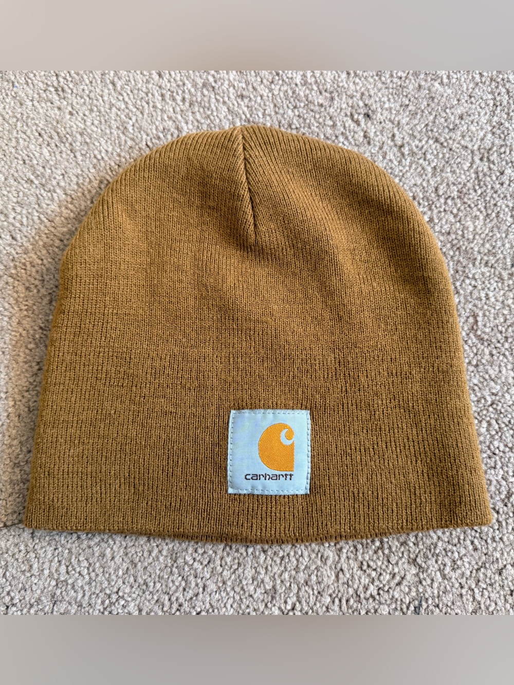 nwot Carhartt Beanie in Brown with Logo Patch